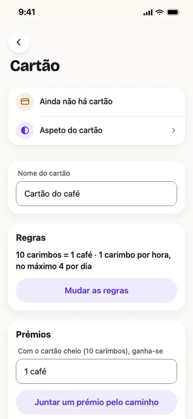 O cartão de um café no balcão, publicado: 10 carimbos dão um café.